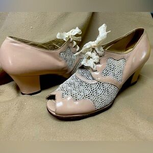 Vintage Mary Jane Heels